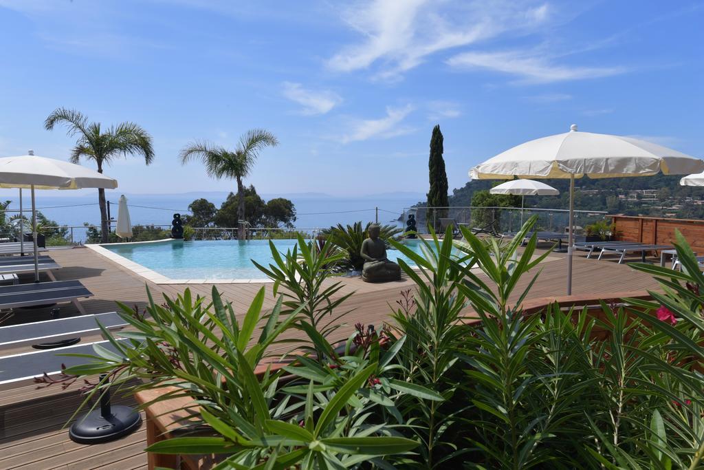 Aparthotel Les Lauriers Roses Le Le Rayol-Canadel-sur-Mer Exterior foto